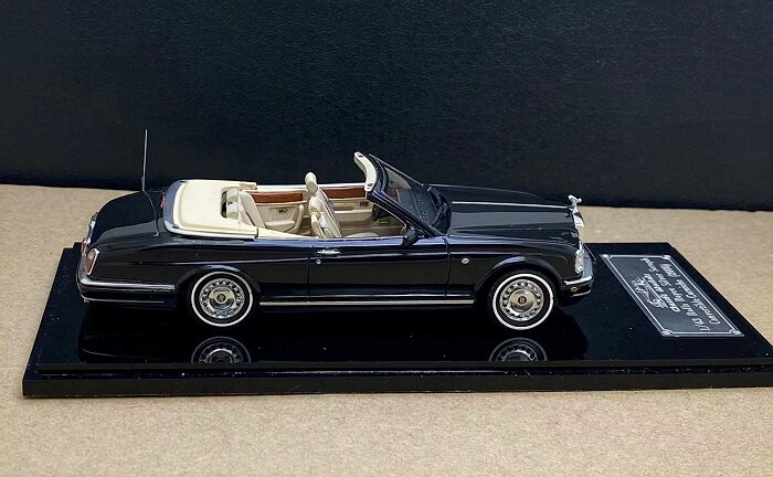 1:43 Rolls- Royce Silver Seraph CORNICHE (2000-2002)