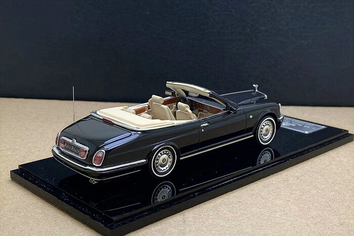 1:43 Rolls- Royce Silver Seraph CORNICHE (2000-2002)