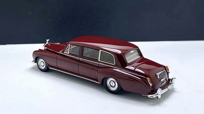 1/43 Rolls-Royce Phantom V Touring Limousine by Park Ward 1961