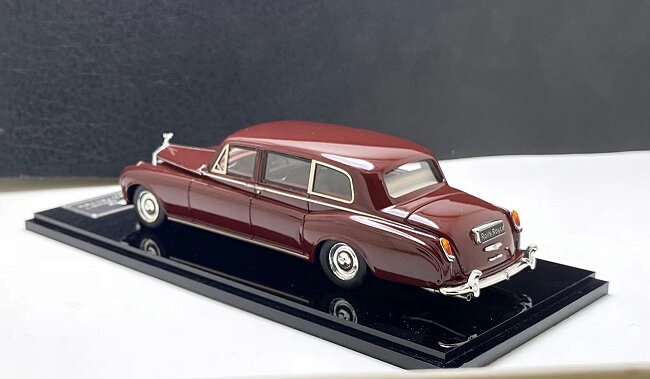 1/43 Rolls-Royce Phantom V Touring Limousine by Park Ward 1961