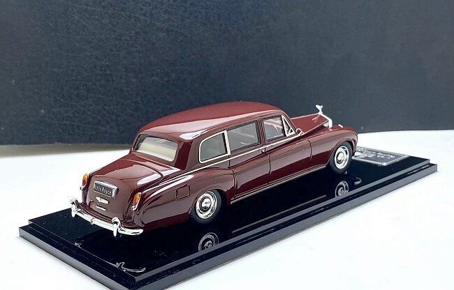 1/43 Rolls-Royce Phantom V Touring Limousine by Park Ward 1961