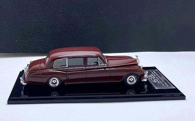 1/43 Rolls-Royce Phantom V Touring Limousine by Park Ward 1961