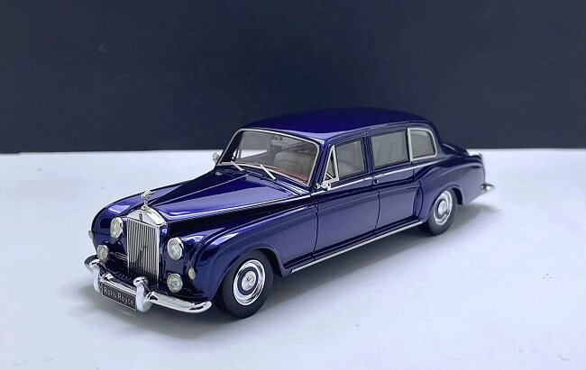 1/43 Rolls-Royce Phantom V Touring Limousine by Park Ward 1961