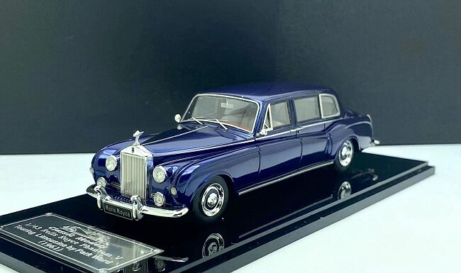 1/43 Rolls-Royce Phantom V Touring Limousine by Park Ward 1961