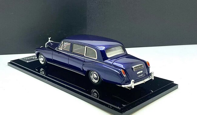 1/43 Rolls-Royce Phantom V Touring Limousine by Park Ward 1961