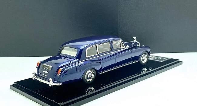 1/43 Rolls-Royce Phantom V Touring Limousine by Park Ward 1961