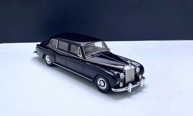 1/43 Rolls-Royce Phantom V Touring Limousine by Park Ward 1961