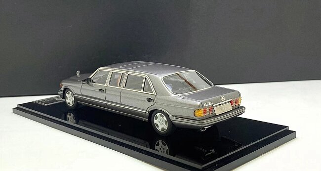 1/43 Mercedes-Benz W126 Series AMG 560SEL Limousine 1990