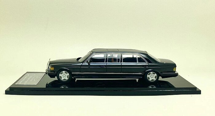 1/43 Mercedes-Benz W126 series AMG 560SEL Limousine 1990