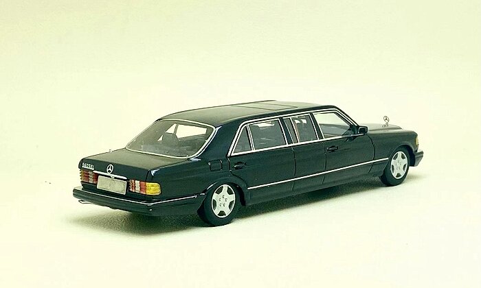 1/43 Mercedes-Benz W126 series AMG 560SEL Limousine 1990