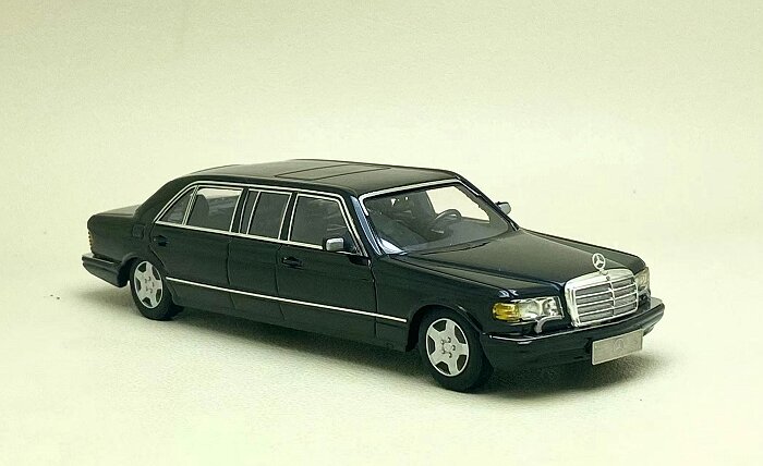 1/43 Mercedes-Benz W126 series AMG 560SEL Limousine 1990