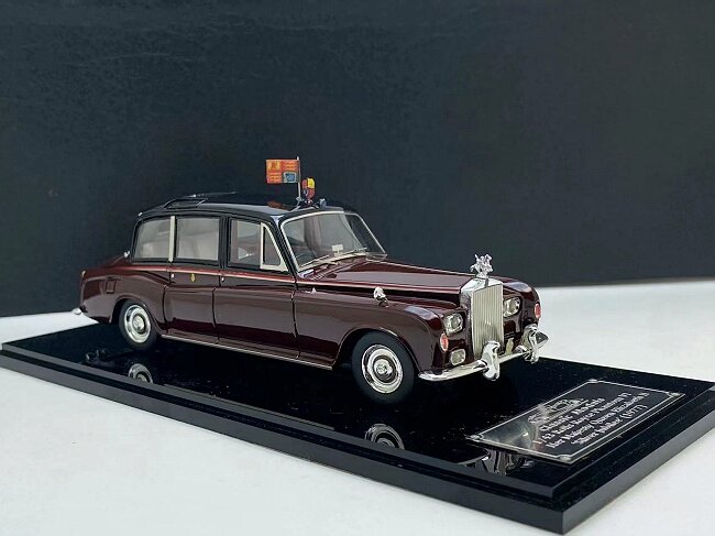 1/43 Rolls-Royce Phantom VI Queen Elizabeth II Silver Jubillee